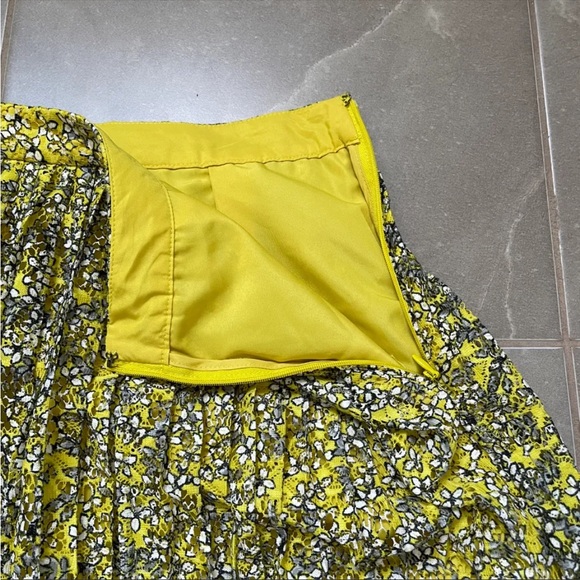 Who What Wear Yellow Floral Pleated Midi Skirt - Picture 5 of 5